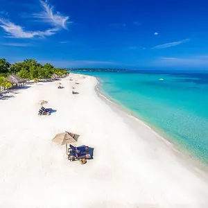 A Wave From It @ Aqueducts Aparthotel Negril